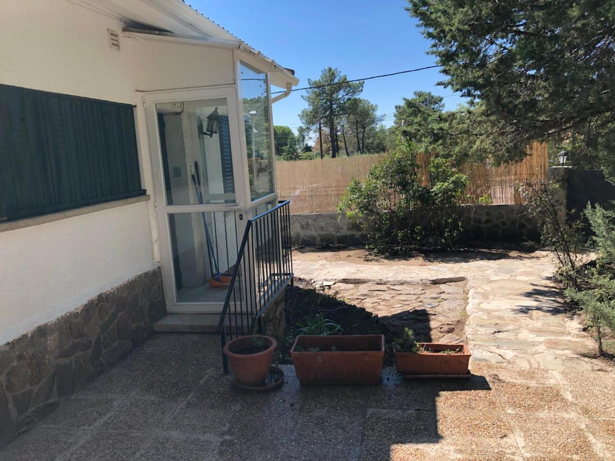 Casa Rural Los Olivos De Robledo De Chavela La Estacion Eksteriør bilde