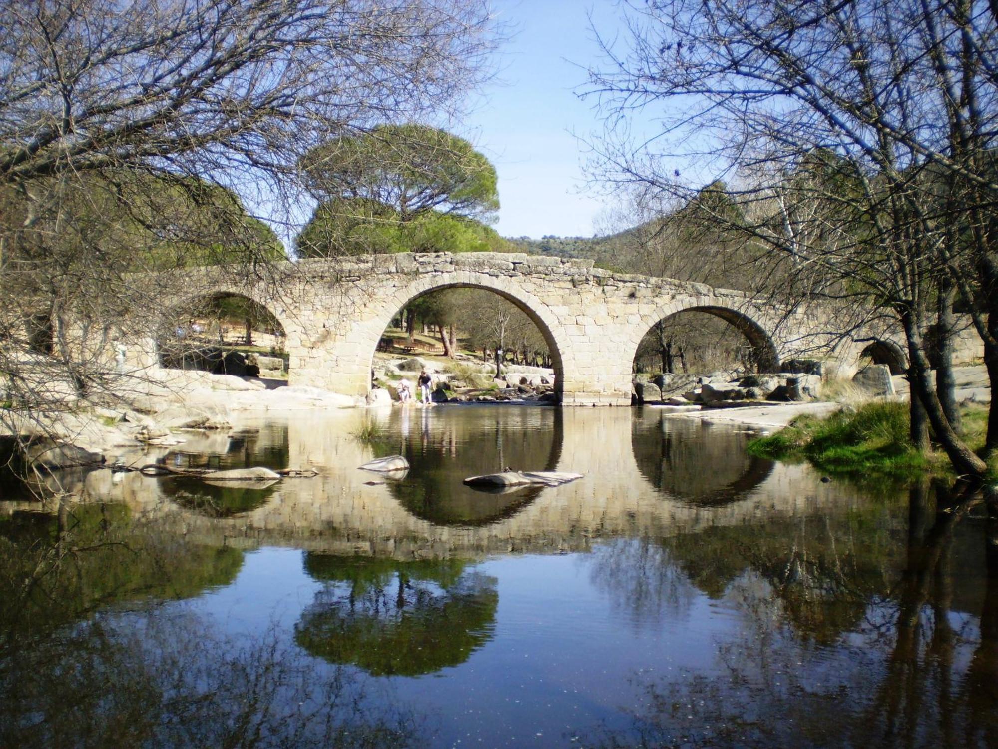Casa Rural Los Olivos De Robledo De Chavela La Estacion Eksteriør bilde